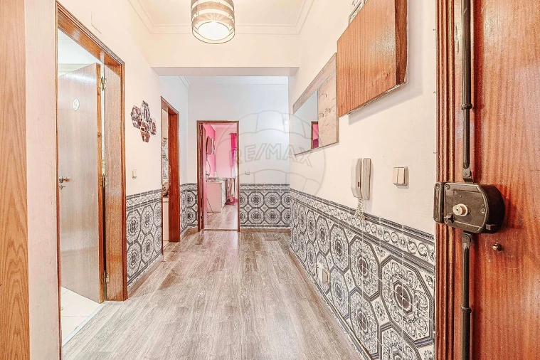 Apartamento T2 para Venda em Amora Foto 10