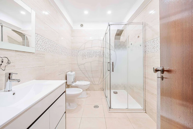 Apartamento T2 para Venda em Amora Foto 15