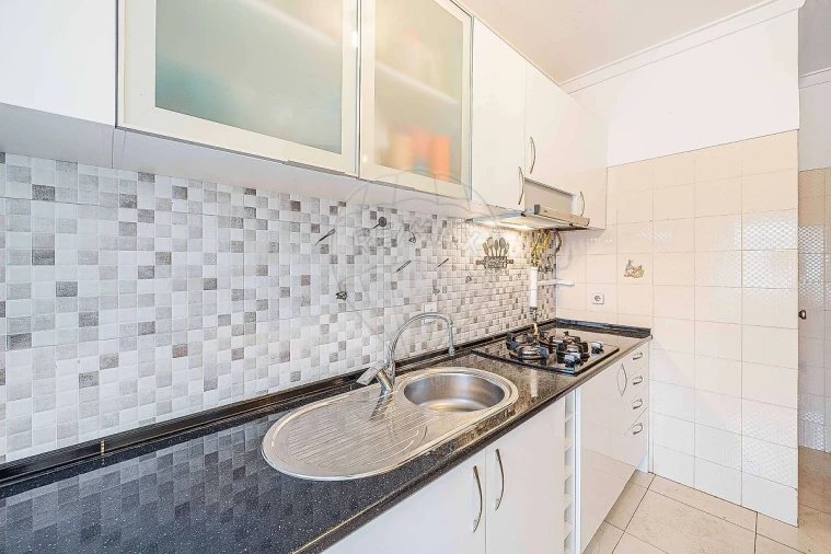 Apartamento T2 para Venda em Amora Foto 4