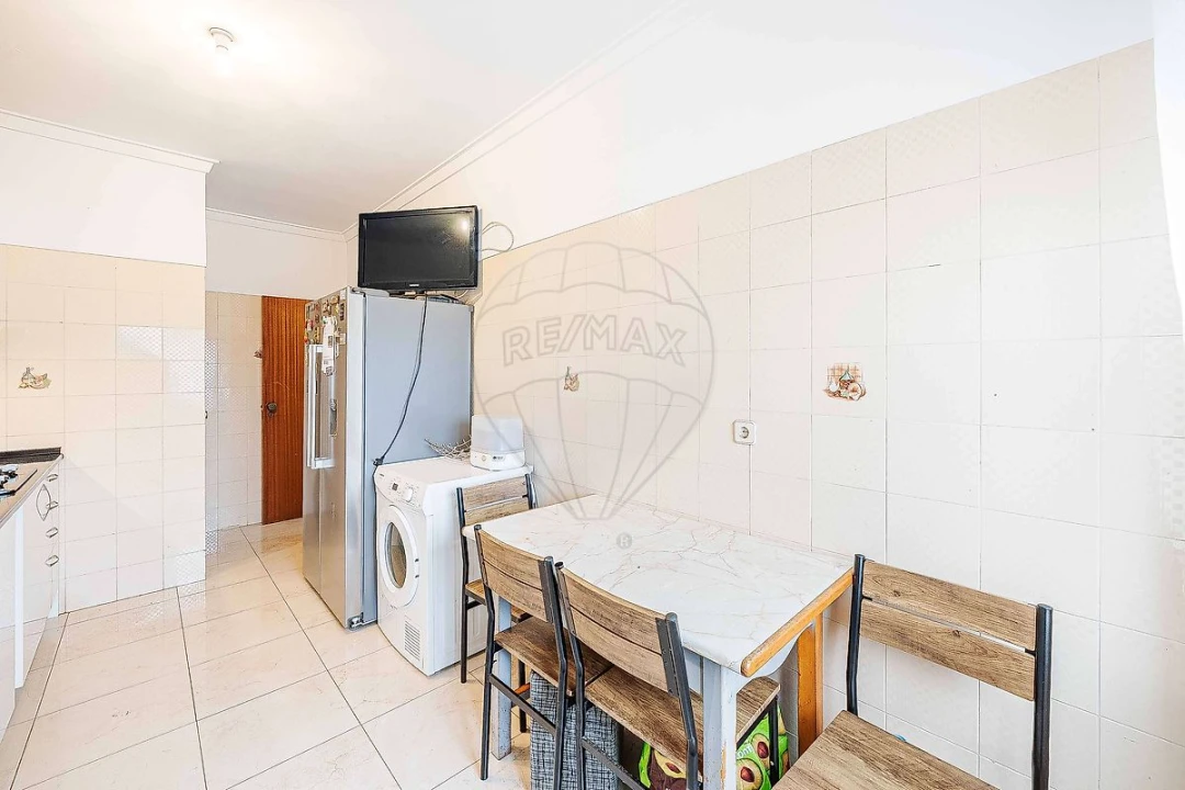 Apartamento T2 para Venda em Amora Foto 5