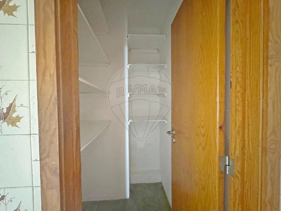Apartamento T3 para Venda em Algueirão-Mem Martins Foto 27
