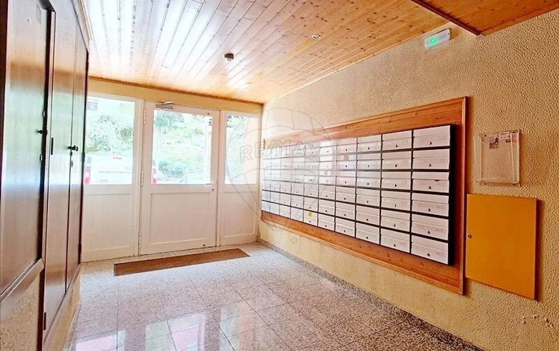 Apartamento T3 para Venda em Algueirão-Mem Martins Foto 11