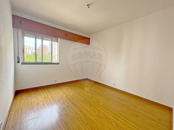 Apartamento T3 para Venda em Algueirão-Mem Martins