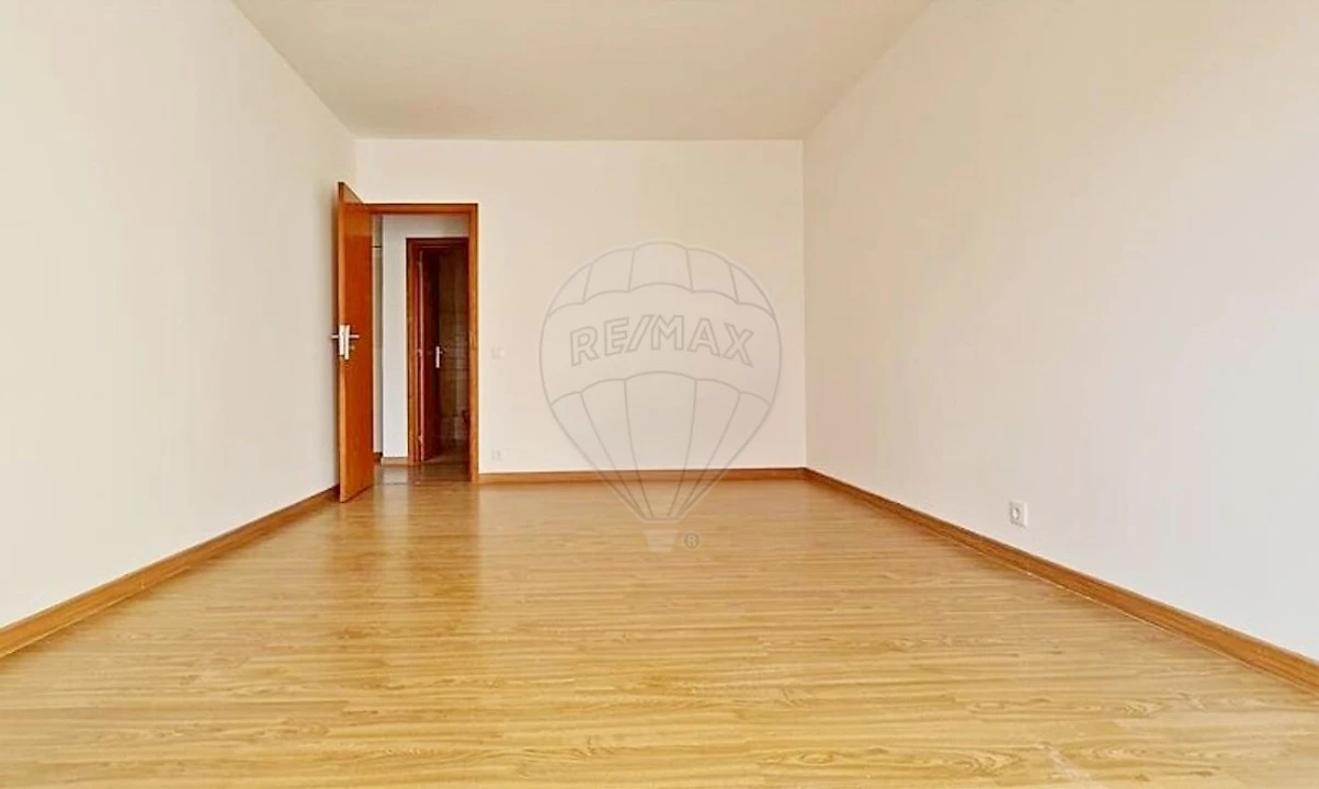 Apartamento T3 para Venda em Algueirão-Mem Martins Foto 7