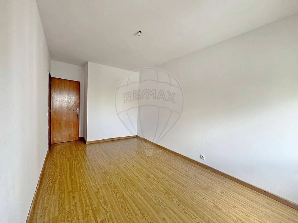 Apartamento T3 para Venda em Algueirão-Mem Martins Foto 19