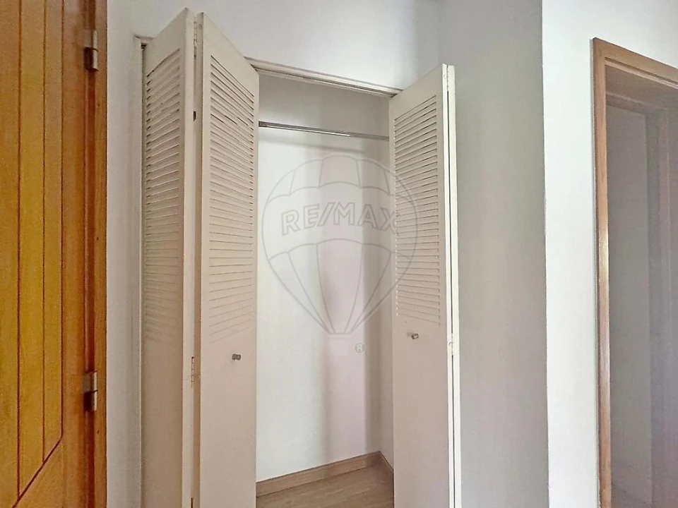 Apartamento T3 para Venda em Algueirão-Mem Martins Foto 25