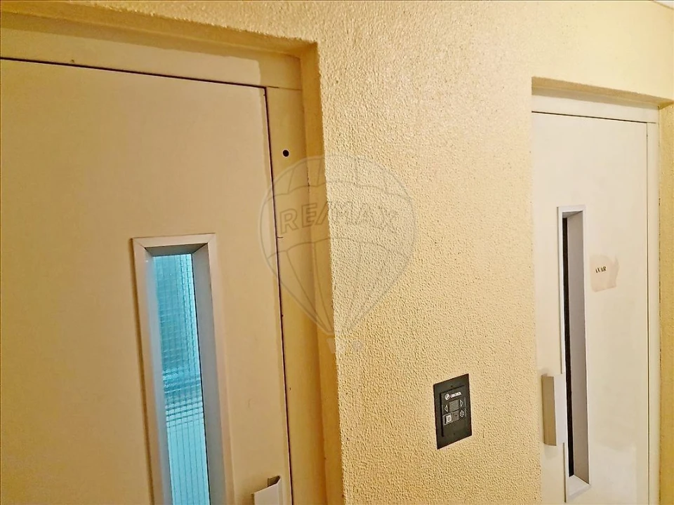 Apartamento T3 para Venda em Rio de Mouro Foto 7