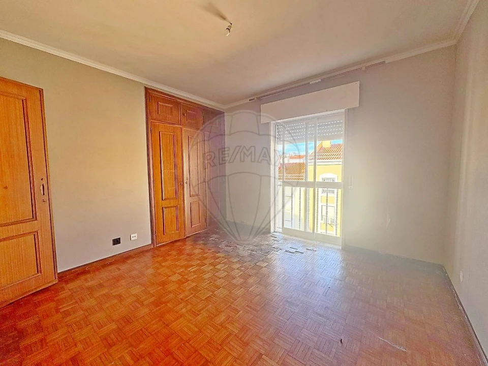Apartamento T3 para Venda em Rio de Mouro Foto 15