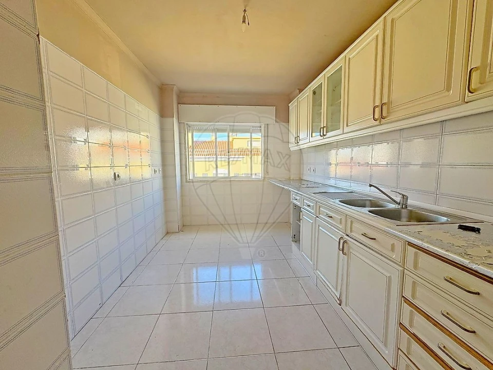 Apartamento T3 para Venda em Rio de Mouro Foto 9