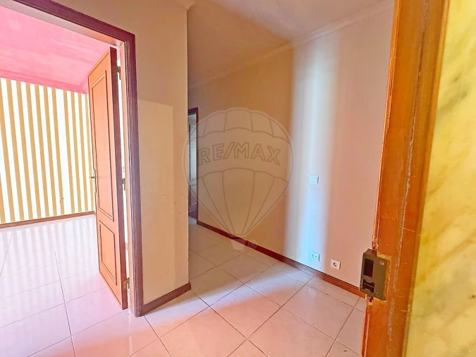 Apartamento T3 para Venda em Rio de Mouro Foto 8