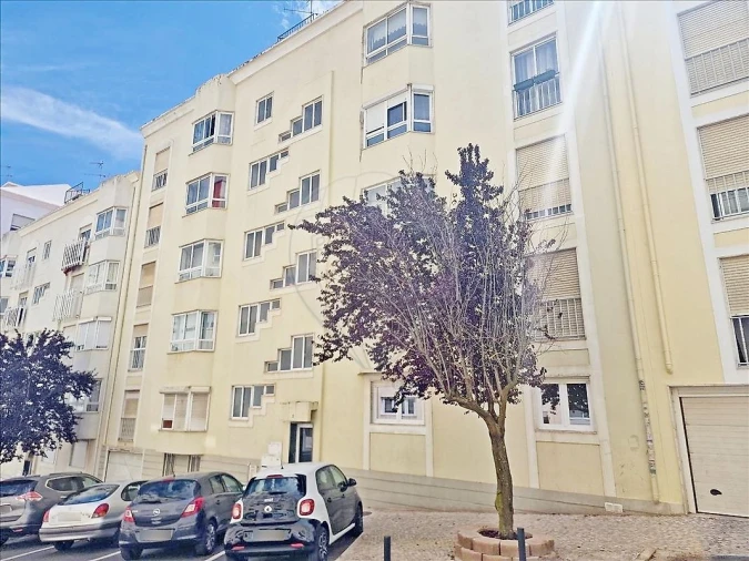 Apartamento T3 para Venda em Rio de Mouro Foto 4