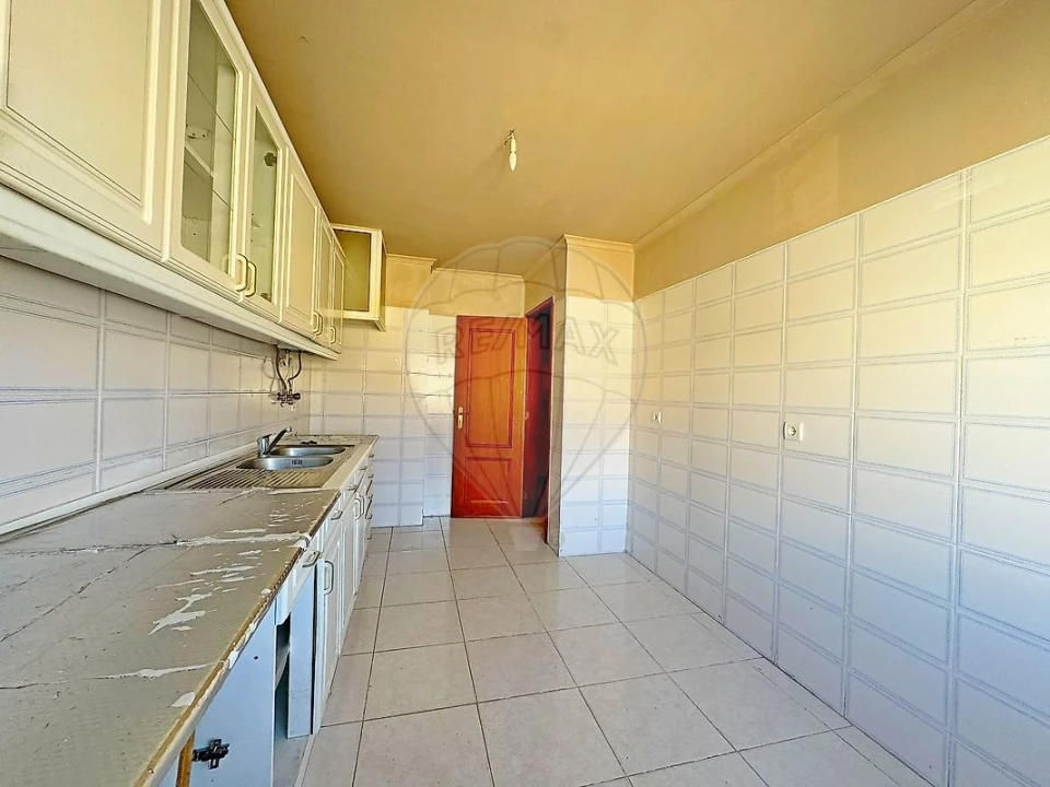 Apartamento T3 para Venda em Rio de Mouro Foto 14