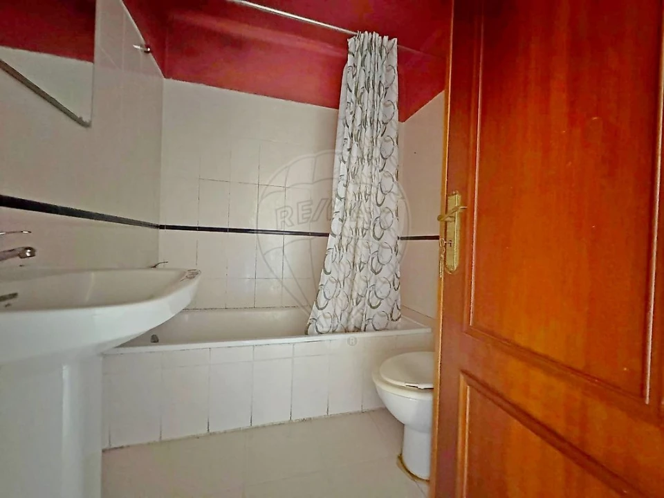 Apartamento T3 para Venda em Rio de Mouro Foto 22
