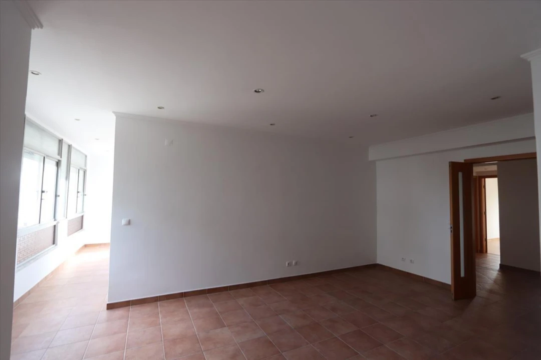 Apartamento T3 para Venda em Almada, Cova da Piedade, Pragal e Cacilhas Foto 4