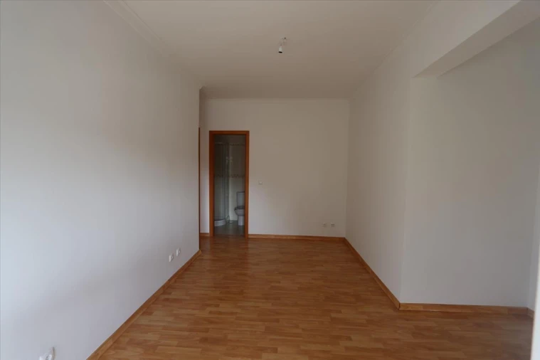 Apartamento T3 para Venda em Almada, Cova da Piedade, Pragal e Cacilhas Foto 10