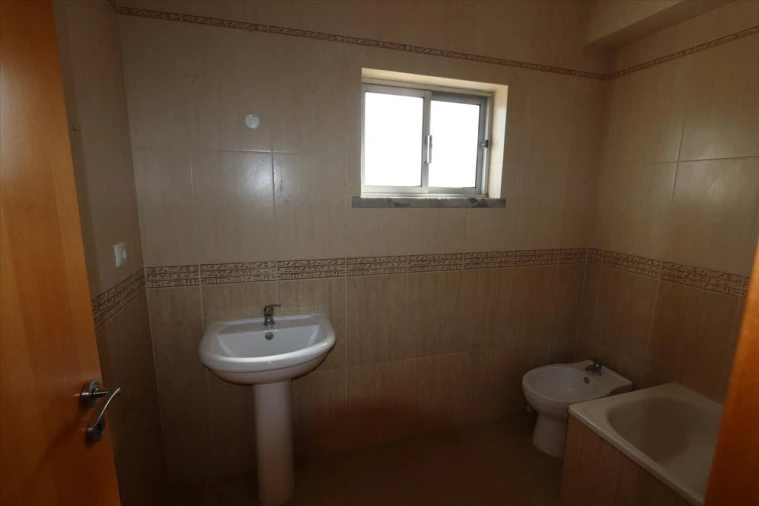 Apartamento T3 para Venda em Almada, Cova da Piedade, Pragal e Cacilhas Foto 14