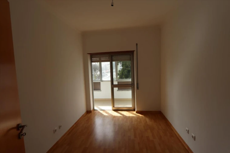Apartamento T3 para Venda em Almada, Cova da Piedade, Pragal e Cacilhas Foto 9