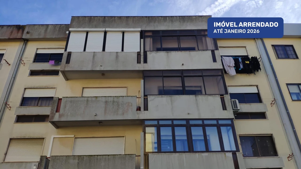 Apartamento T1 para Venda em Queluz e Belas Foto 1