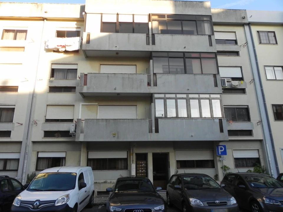 Apartamento T1 para Venda em Queluz e Belas Foto 2