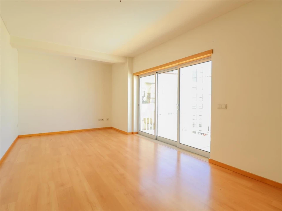 Apartamento T1 para Venda em Buarcos Foto 4
