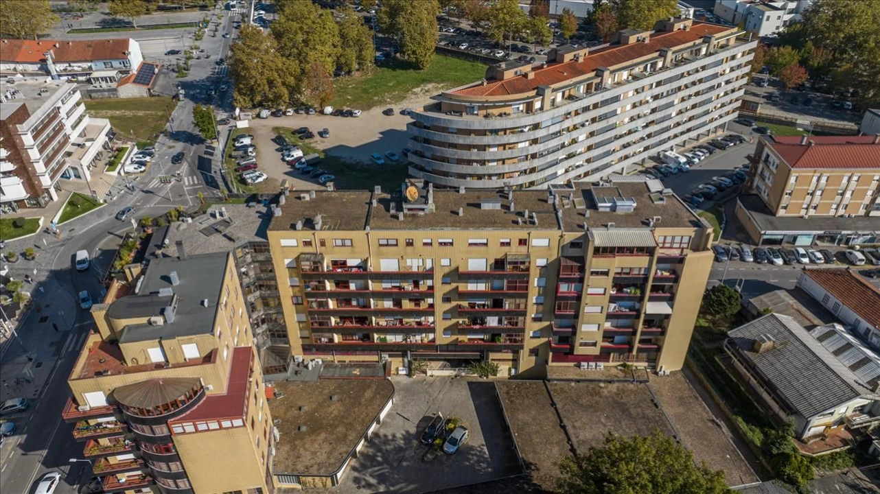 Apartamento T3 para Venda em Antas e Abade de Vermoim Foto 3