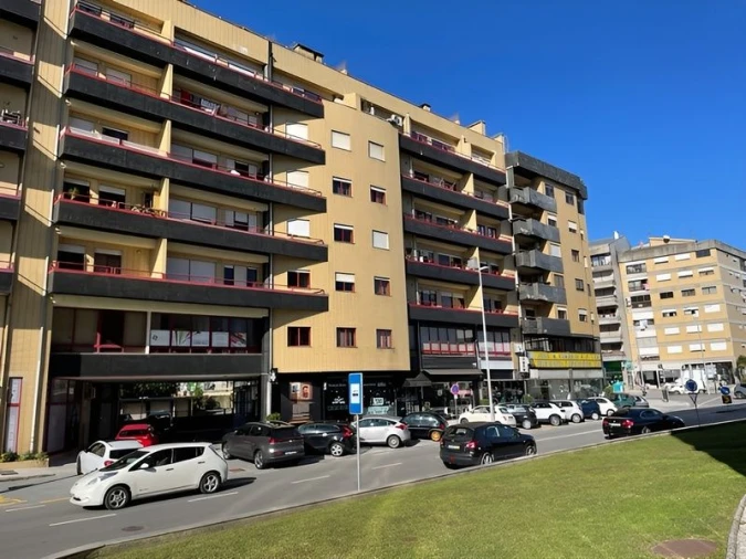 Apartamento T3 para Venda em Antas e Abade de Vermoim Foto 4