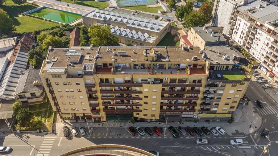 Apartamento T3 para Venda em Antas e Abade de Vermoim Foto 2