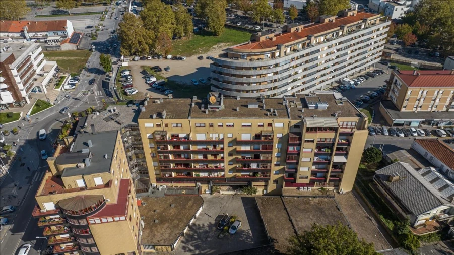 Apartamento T3 para Venda em Antas e Abade de Vermoim Foto 3