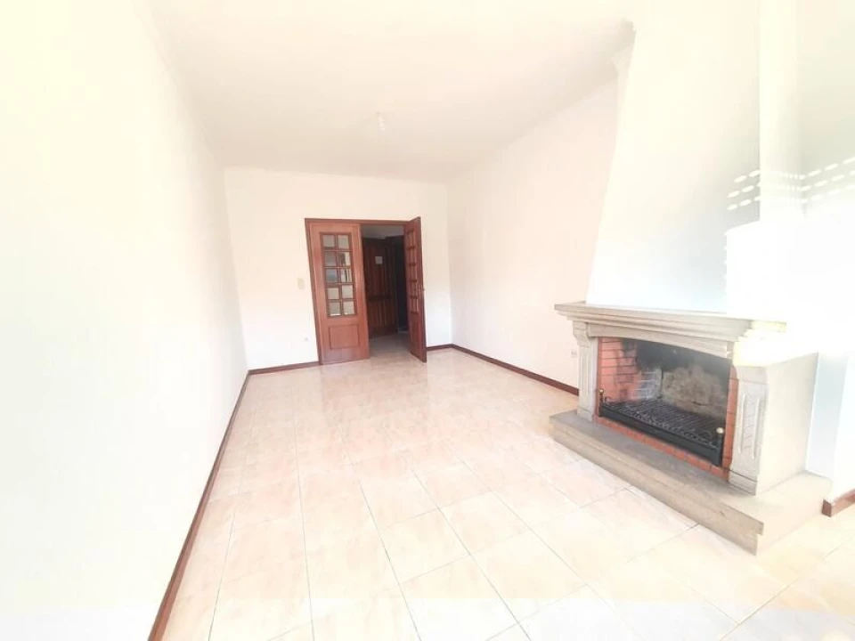 Apartamento T2 para Venda em Vilar de Andorinho Foto 3