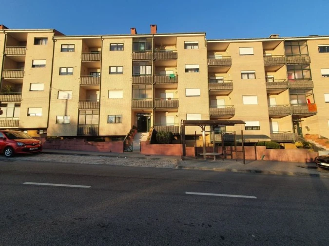 Apartamento T2 para Venda em Vilar de Andorinho Foto 2