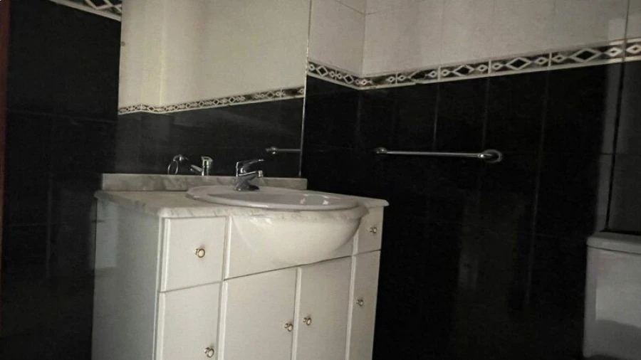 Apartamento T2 para Venda em Vilar de Andorinho Foto 13
