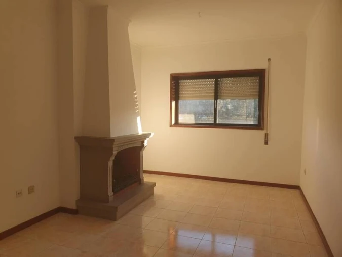 Apartamento T2 para Venda em Vilar de Andorinho Foto 5