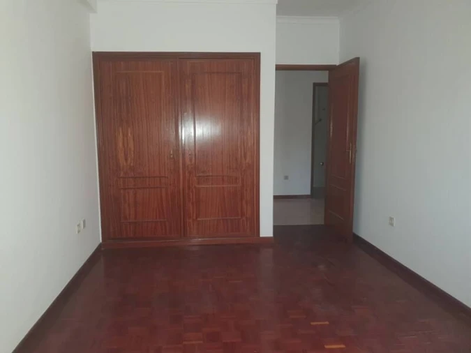 Apartamento T2 para Venda em Vilar de Andorinho Foto 8