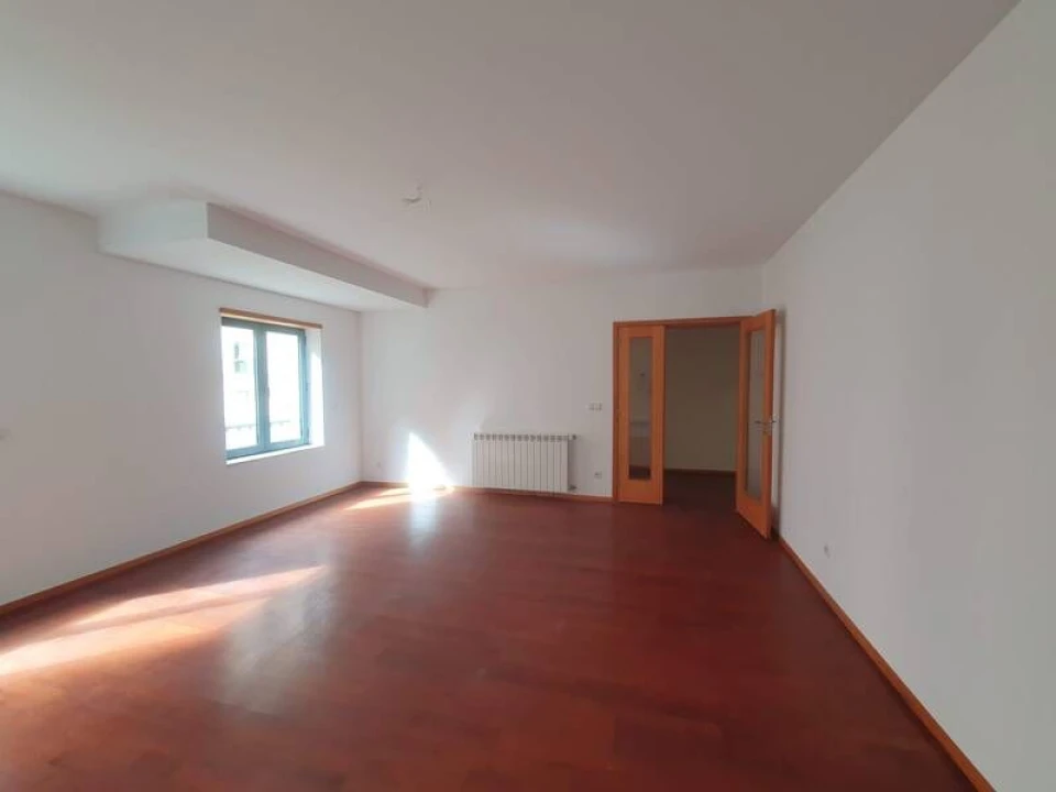 Apartamento T2 para Venda em Oliveira do Douro Foto 3