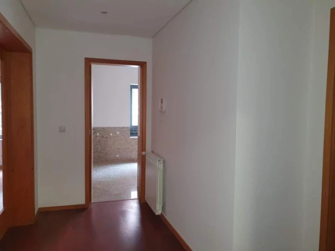 Apartamento T2 para Venda em Oliveira do Douro Foto 2