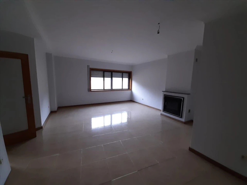 Apartamento T2 para Venda em Rio Tinto Foto 3