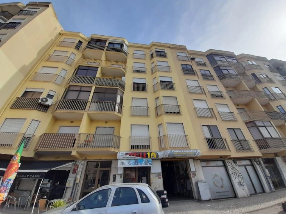 Apartamento T3 para Venda em Fernao Ferro Foto 1