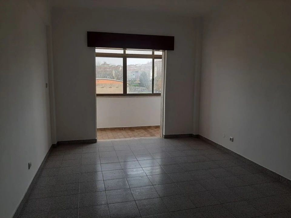 Apartamento T3 para Venda em Fernao Ferro Foto 5