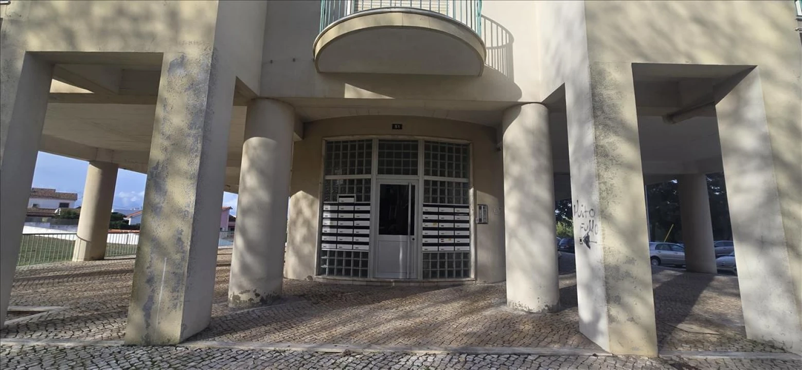 Apartamento T3 para Venda em Seixal Foto 4