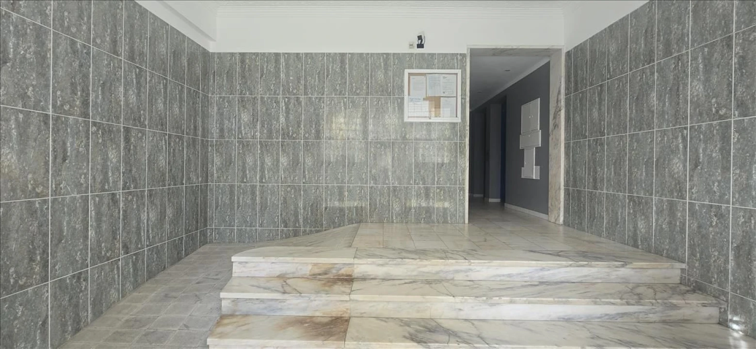 Apartamento T3 para Venda em Seixal Foto 5