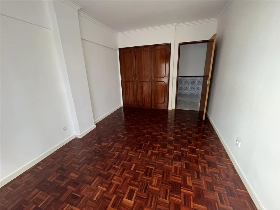 Apartamento T2 para Venda em Agualva e Mira-Sintra Foto 9