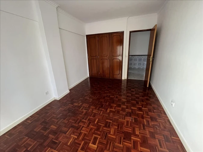 Apartamento T2 para Venda em Agualva e Mira-Sintra Foto 9