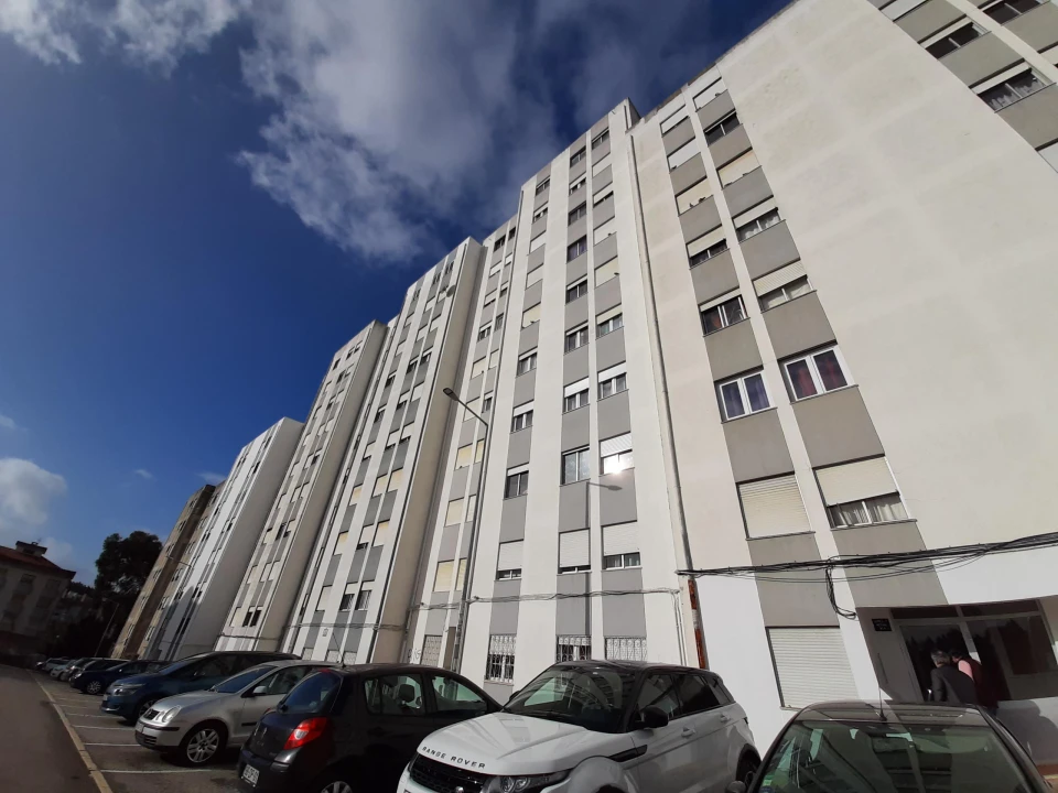 Apartamento T2 para Venda em Rio de Mouro Foto 1