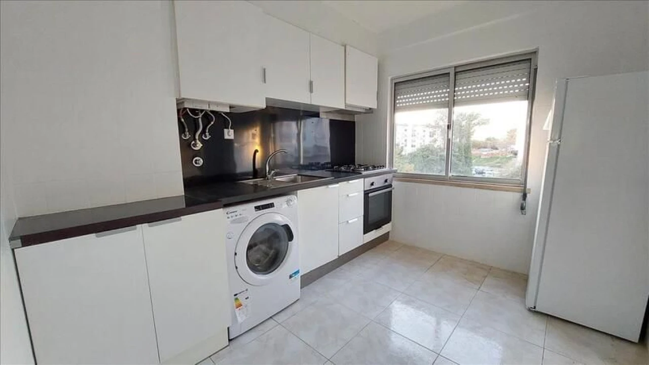 Apartamento T2 para Venda em Rio de Mouro Foto 13