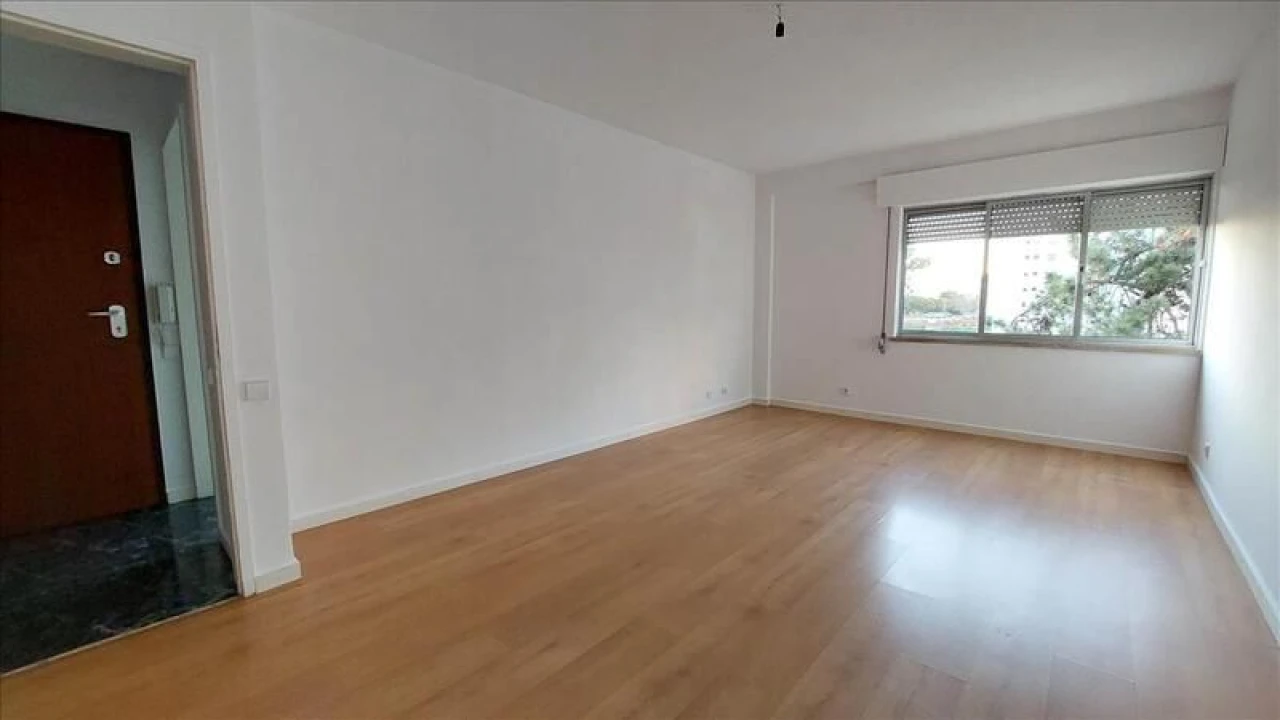 Apartamento T2 para Venda em Rio de Mouro Foto 4