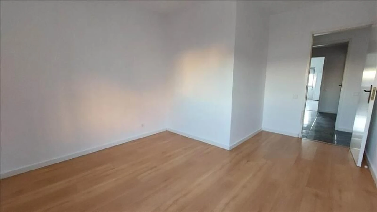 Apartamento T2 para Venda em Rio de Mouro Foto 7