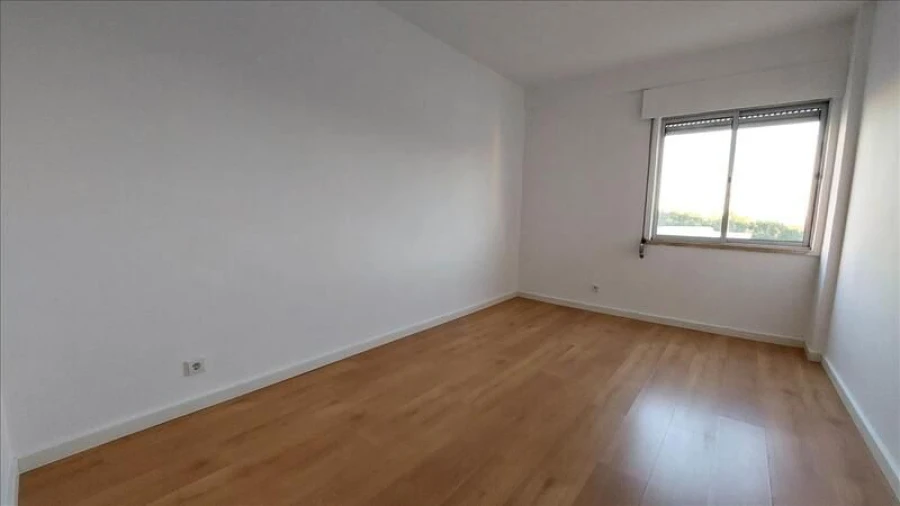 Apartamento T2 para Venda em Rio de Mouro Foto 11