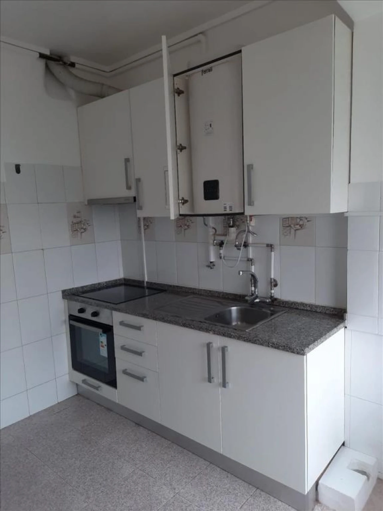 Apartamento T2 para Venda em Agualva e Mira-Sintra Foto 4