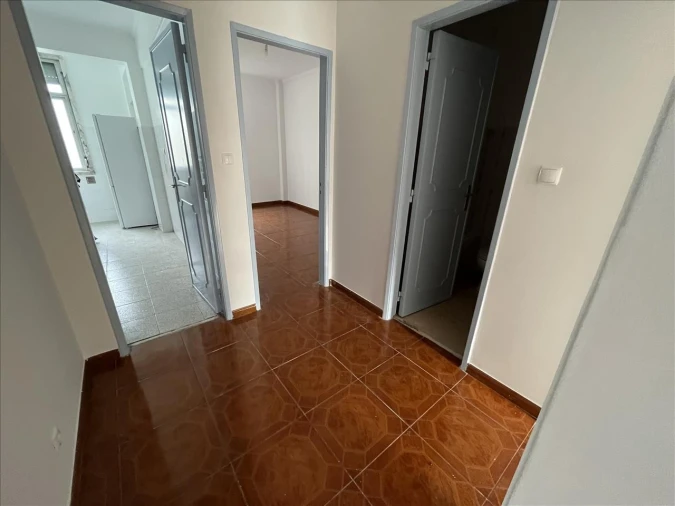Apartamento T2 para Venda em Agualva e Mira-Sintra Foto 5