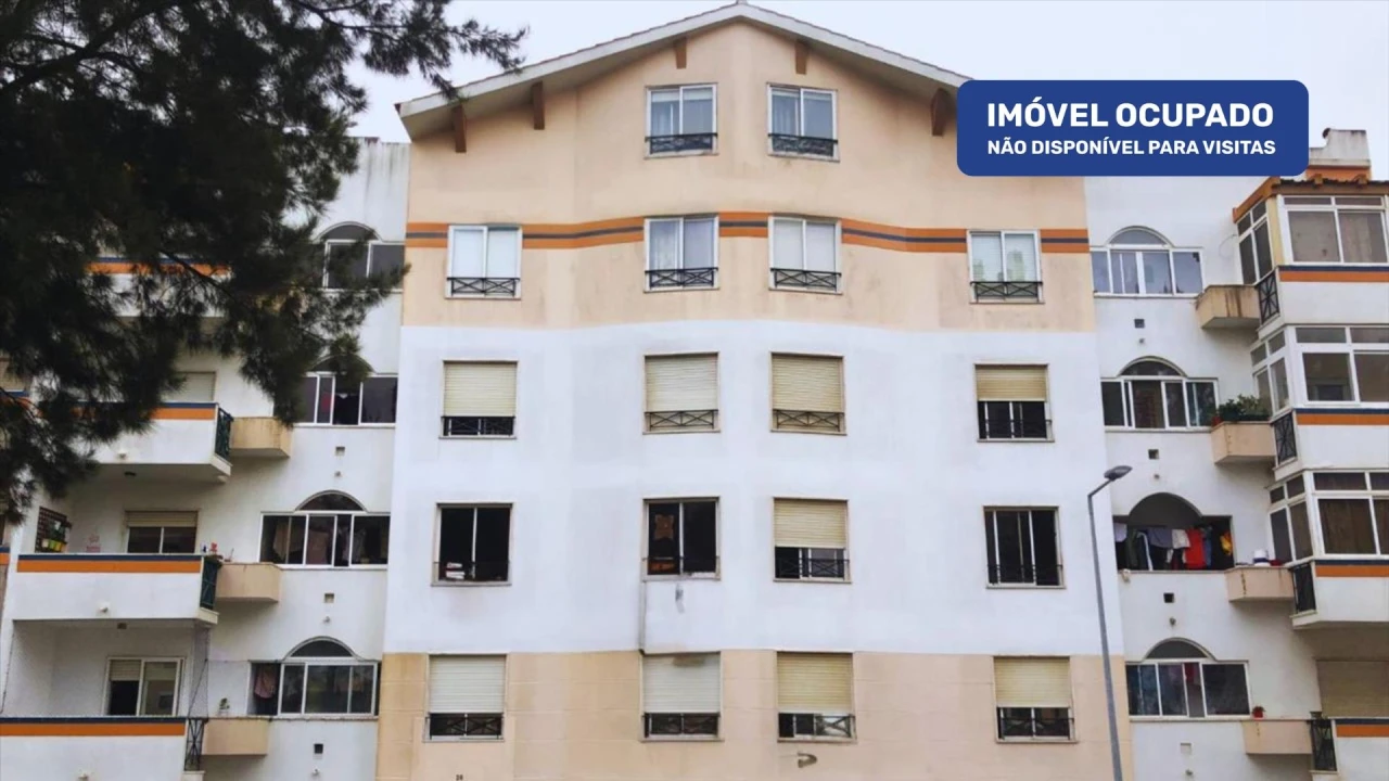 Apartamento T2 para Venda em Agualva e Mira-Sintra Foto 1